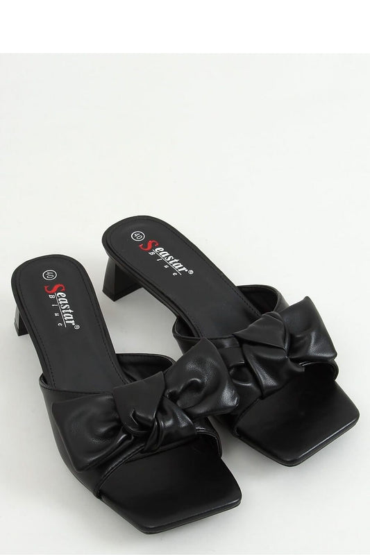 Clacquettes model 155677 Inello