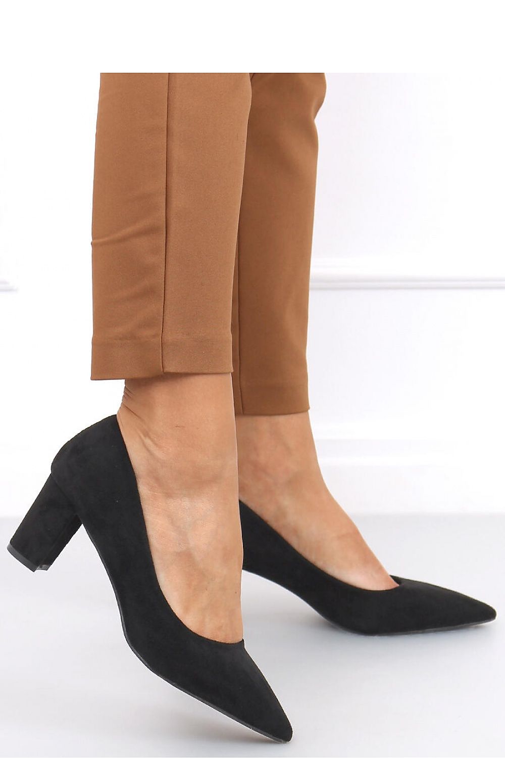 Escarpins talon large model 163906 Inello