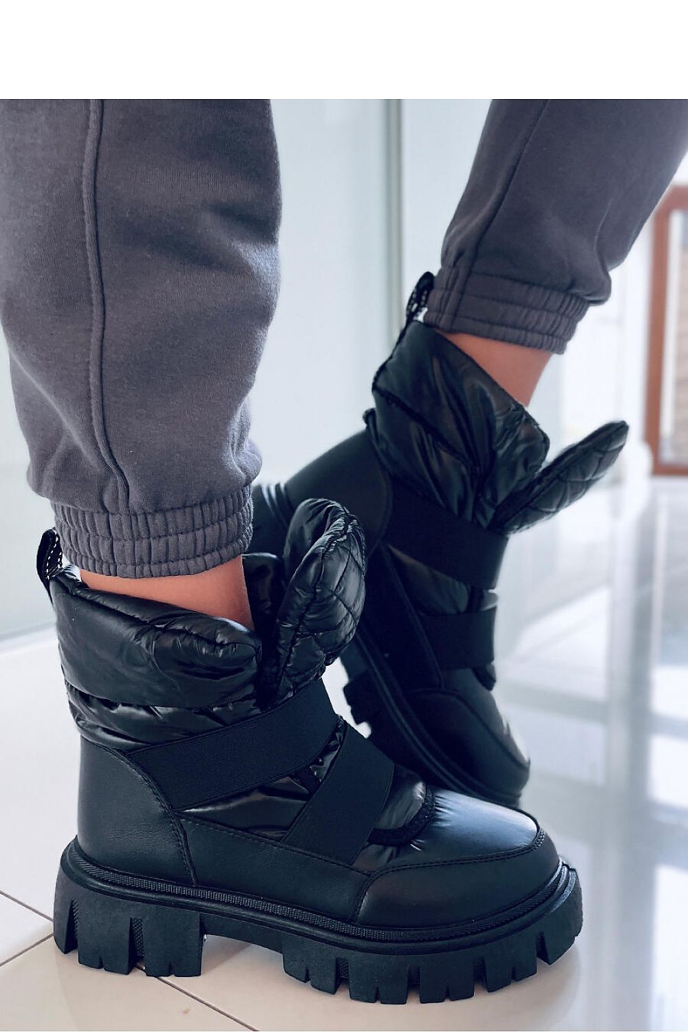 snow boots model 172580 Inello