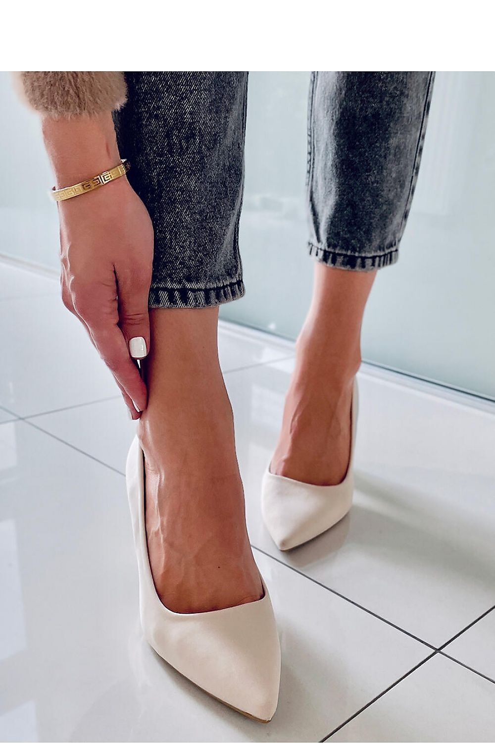 Escarpins talon large model 172836 Inello