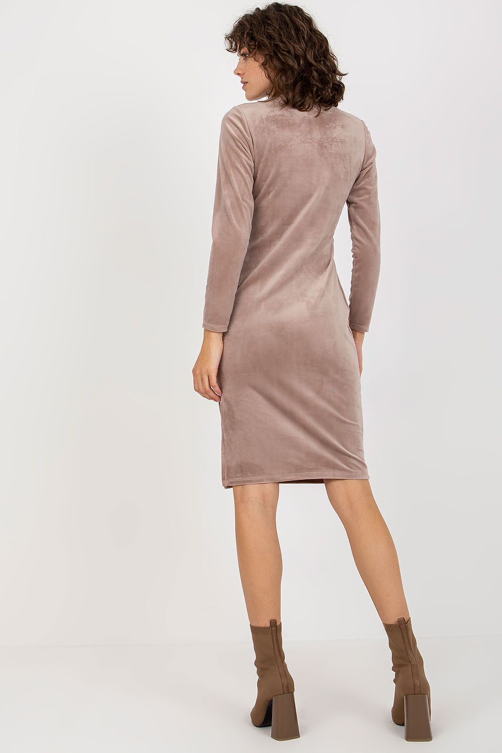 Robe de soirée model 174427 Rue Paris