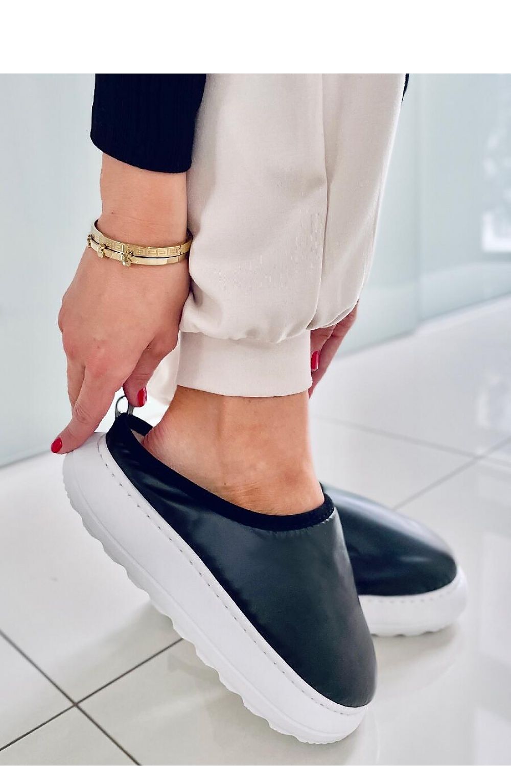 Pantoufles model 174501 Inello