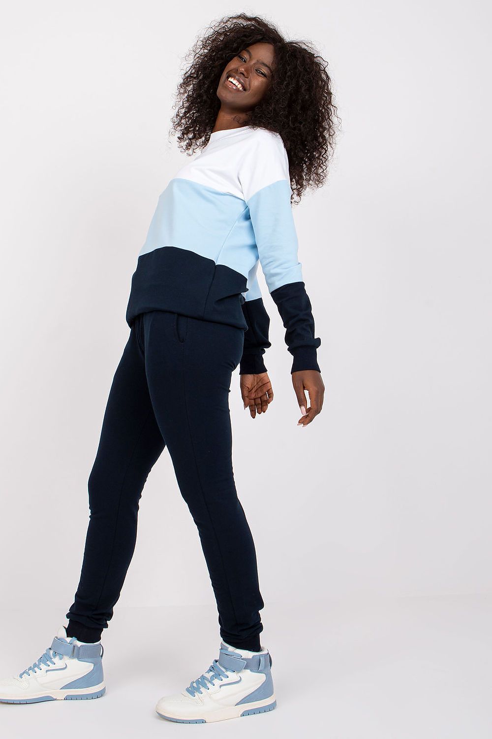L`ensemble model 175129 Rue Paris