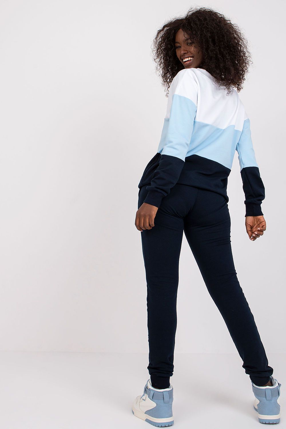 L`ensemble model 175129 Rue Paris