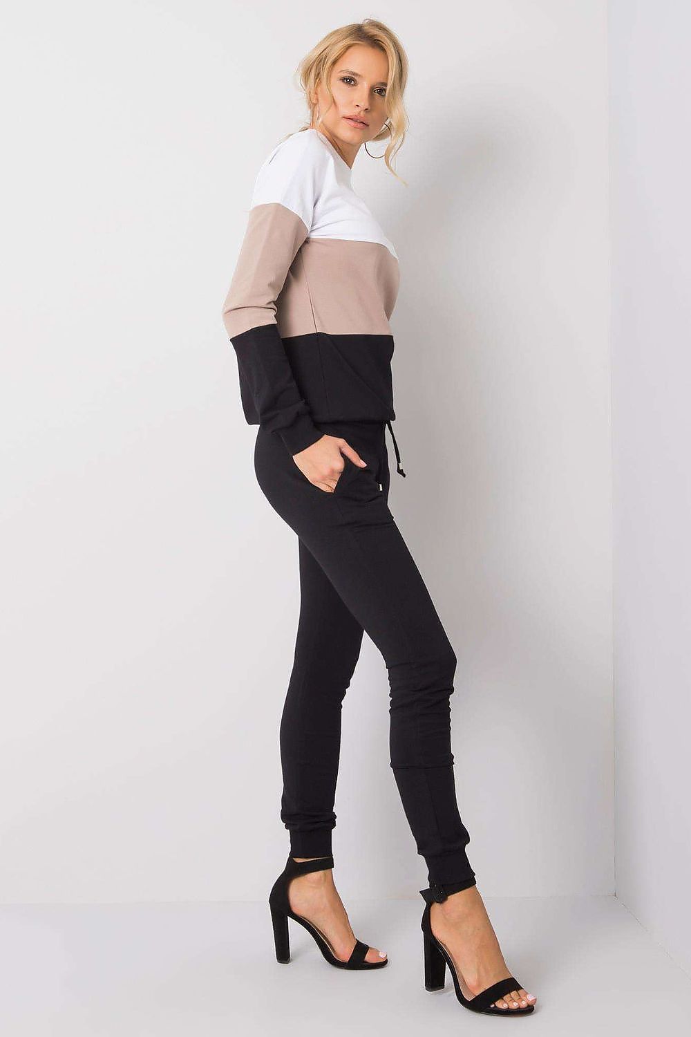 L`ensemble model 175129 Rue Paris