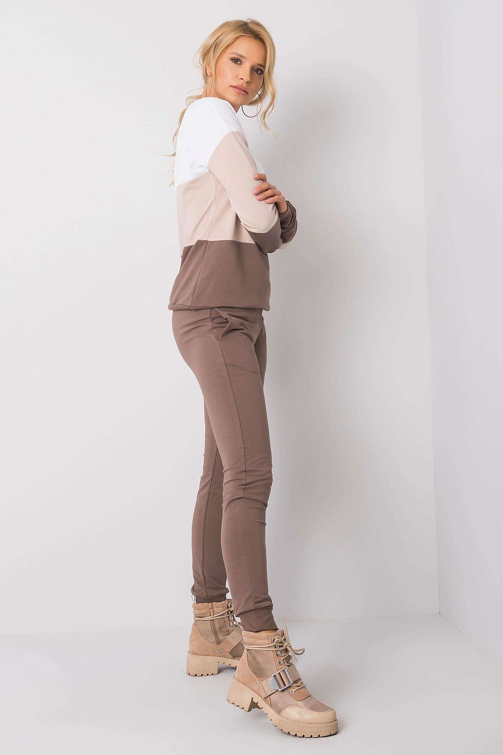 L`ensemble model 175129 Rue Paris