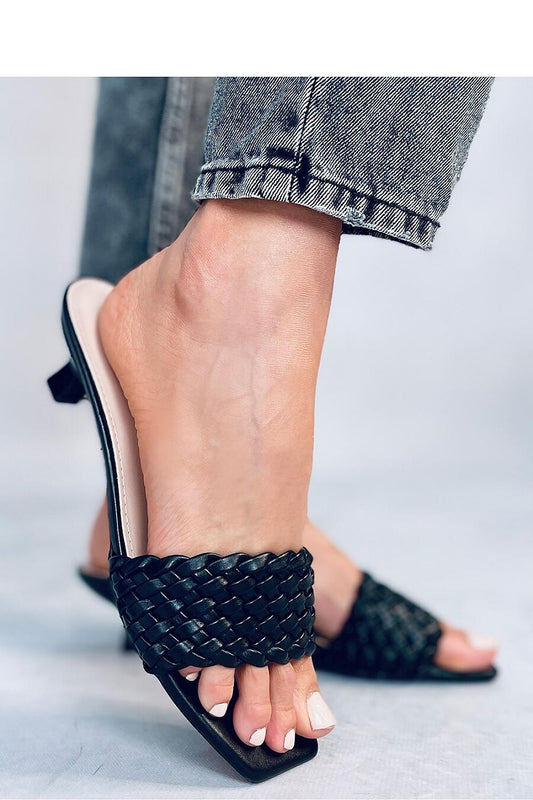 Clacquettes model 177852 Inello