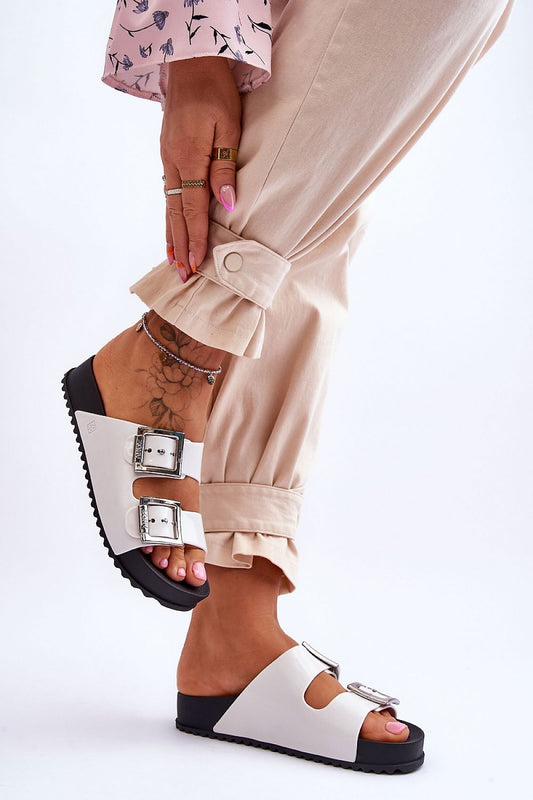Clacquettes model 179087 Step in style