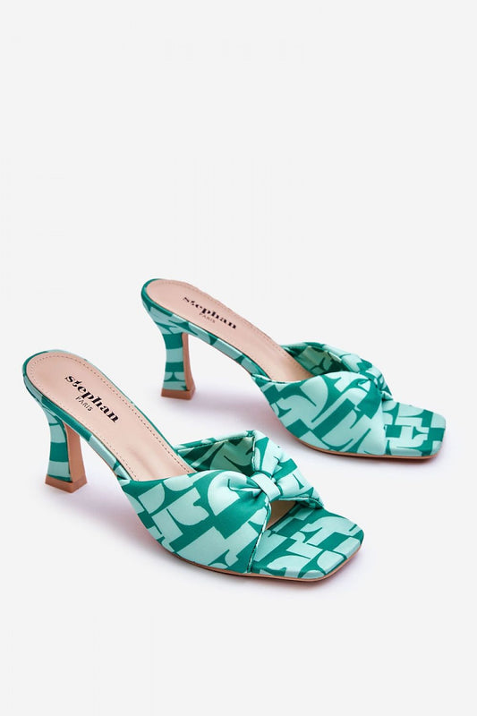 Clacquettes model 178374 Step in style