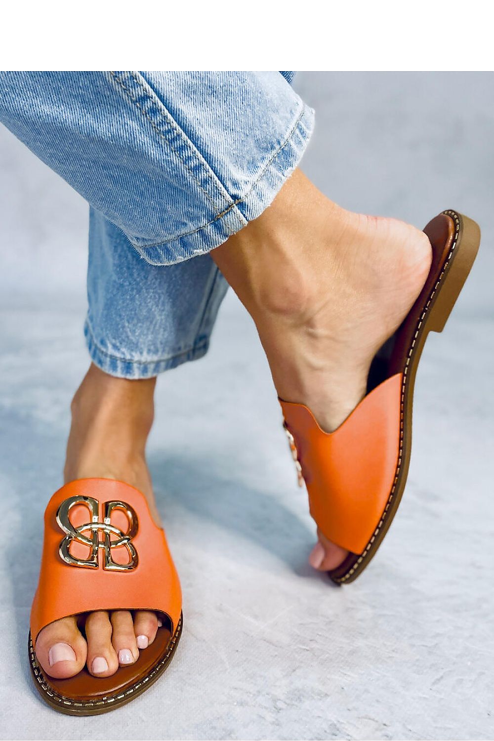 Clacquettes model 178861 Inello