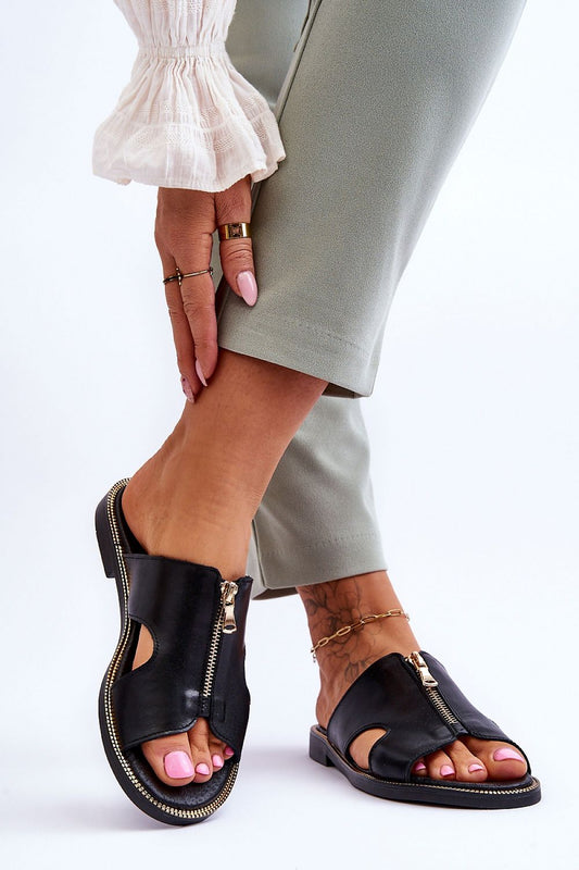 Clacquettes model 179081 Step in style