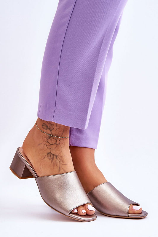 Clacquettes model 180645 Step in style