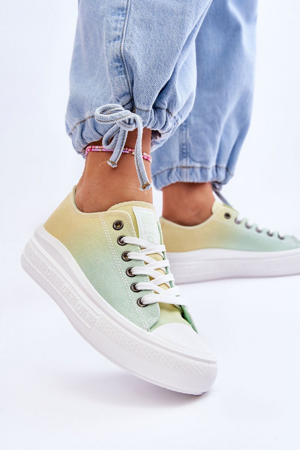 Baskets model 180654 Step in style
