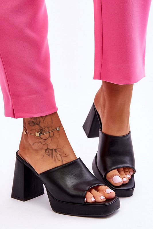 Clacquettes model 181070 Step in style