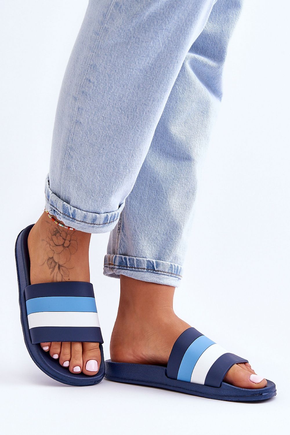 Clacquettes model 182401 Step in style