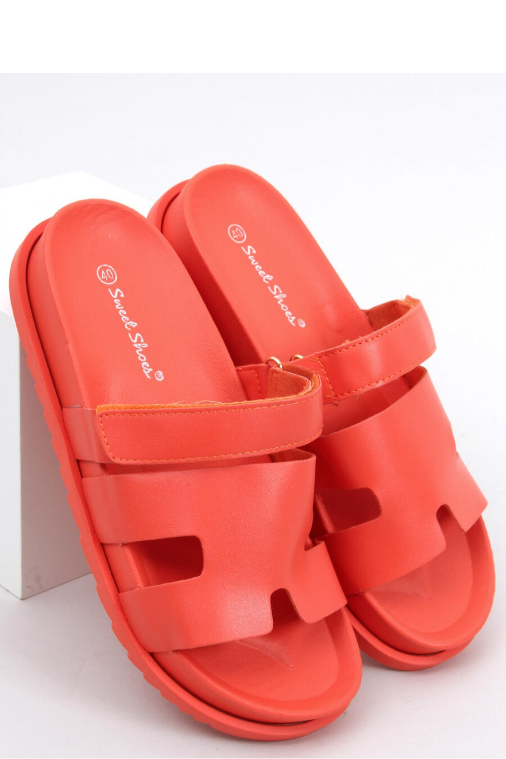 Clacquettes model 167266 Inello-0