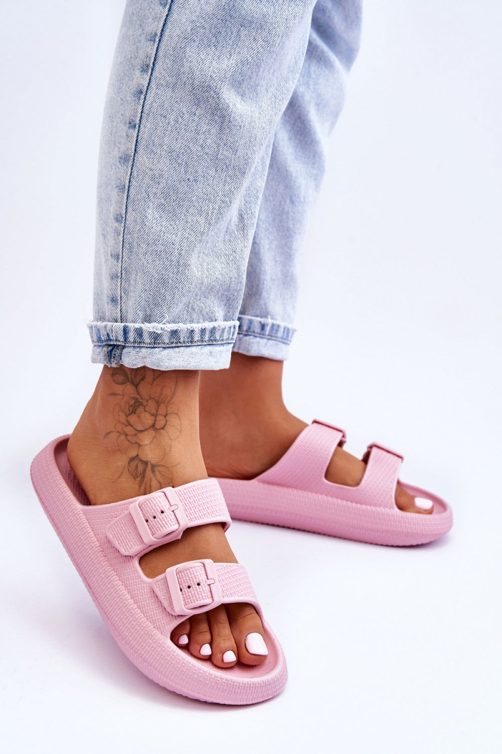Clacquettes model 180720 Step in style-2